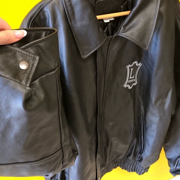 Levy’s Black 100% Leather Jacket Size 2XL - Picture 3 of 12